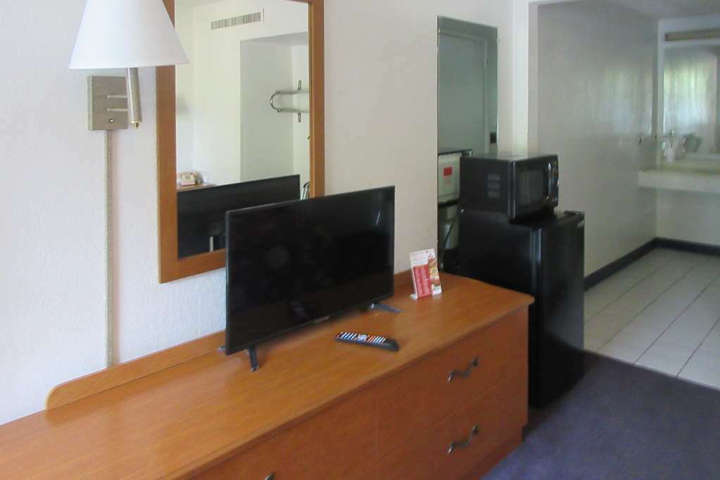 Rodeway Inn And Suites Portsmouth Habitación foto