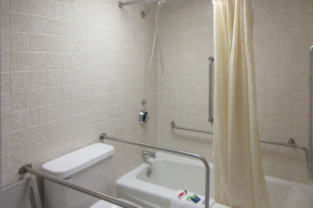 Rodeway Inn And Suites Portsmouth Habitación foto
